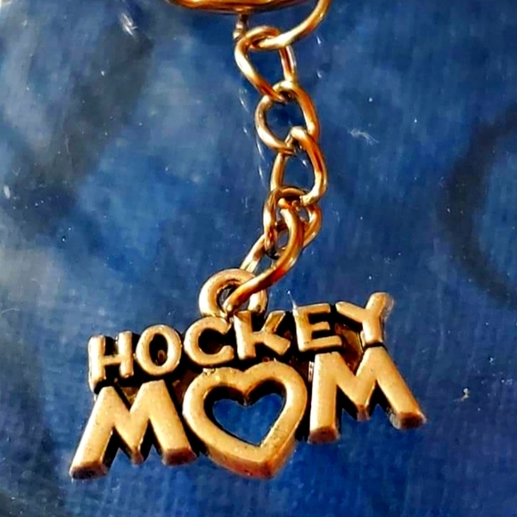 Hockey Mom keychain 3 available - Picture 2 of 2